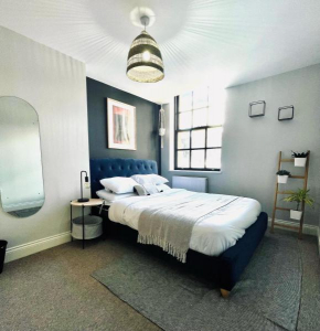 Wessex Loft - Town Centre - 5 min walk from beach.